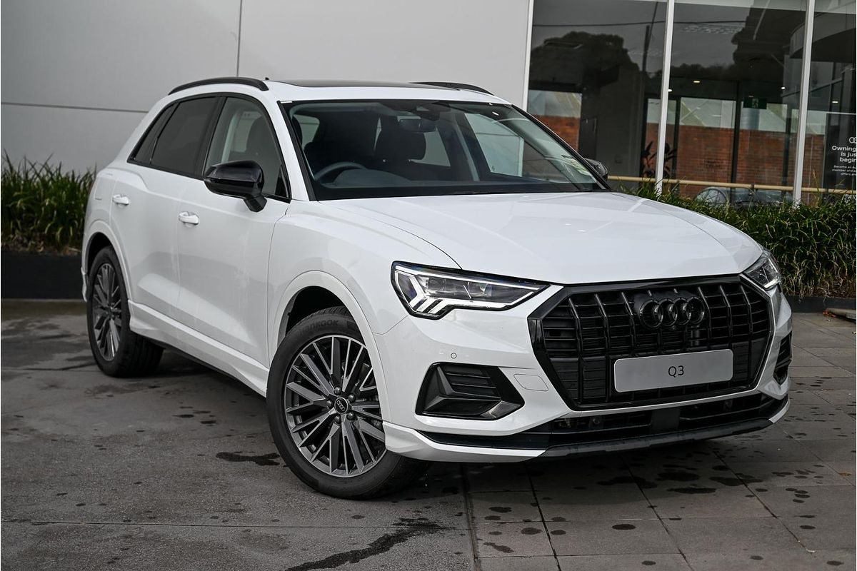 2024 Audi Q3 35 TFSI Dynamic Black F3
