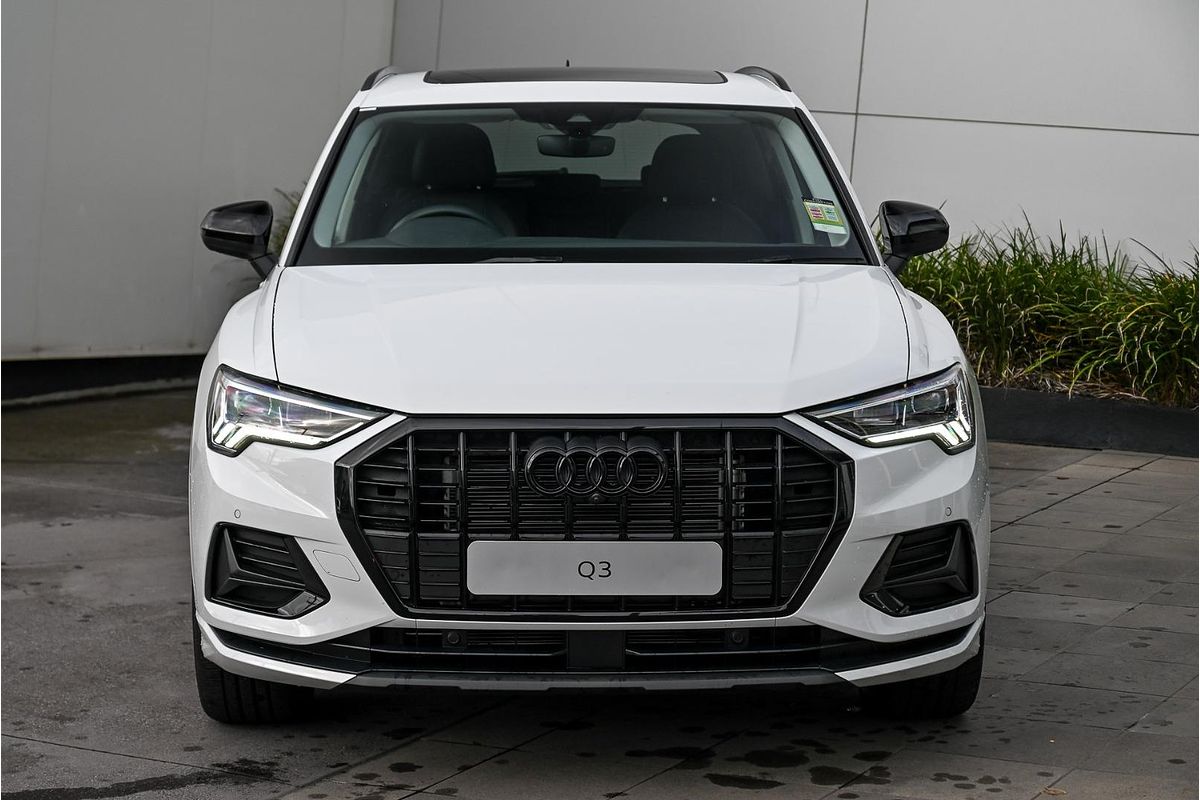 2024 Audi Q3 35 TFSI Dynamic Black F3
