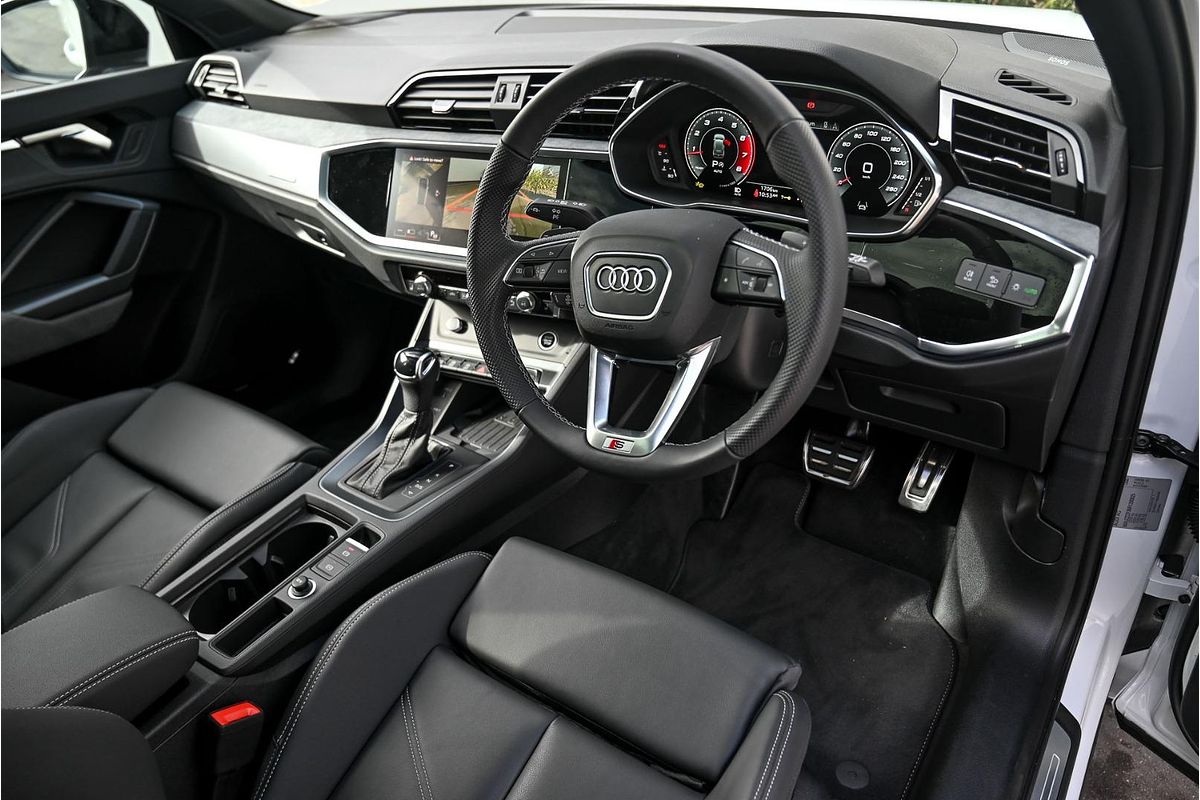2024 Audi Q3 40 TFSI S line F3