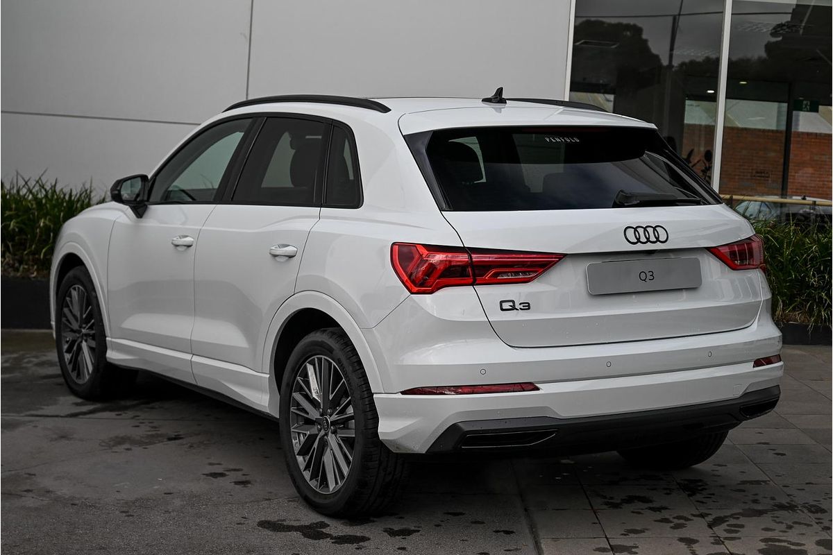 2024 Audi Q3 35 TFSI Dynamic Black F3