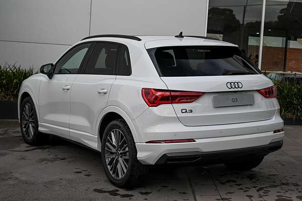 2024 Audi Q3 35 TFSI Dynamic Black F3
