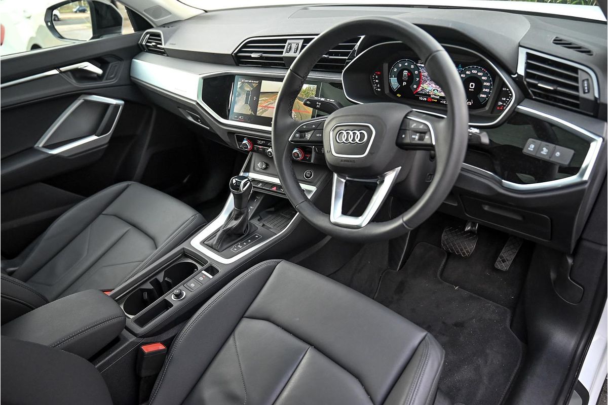 2024 Audi Q3 35 TFSI Dynamic Black F3