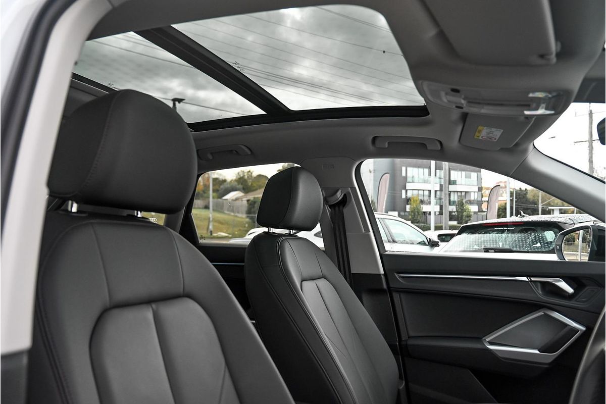 2024 Audi Q3 35 TFSI Dynamic Black F3