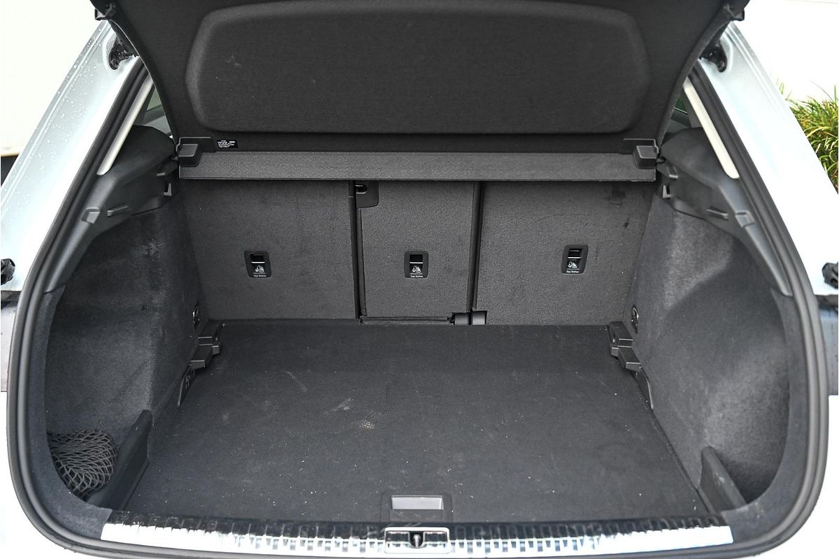 2024 Audi Q3 35 TFSI Dynamic Black F3