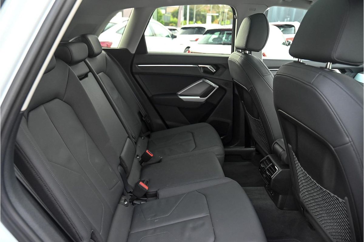 2024 Audi Q3 35 TFSI Dynamic Black F3