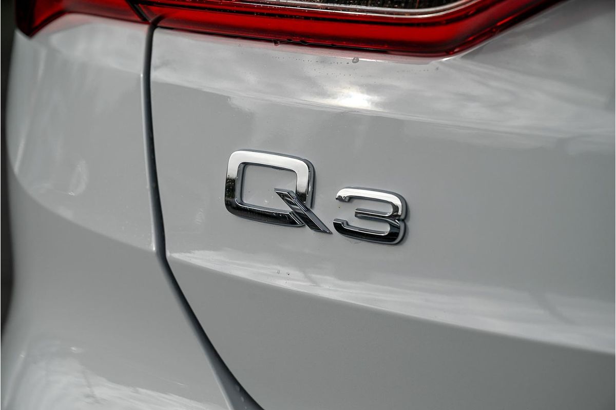 2024 Audi Q3 40 TFSI S line F3