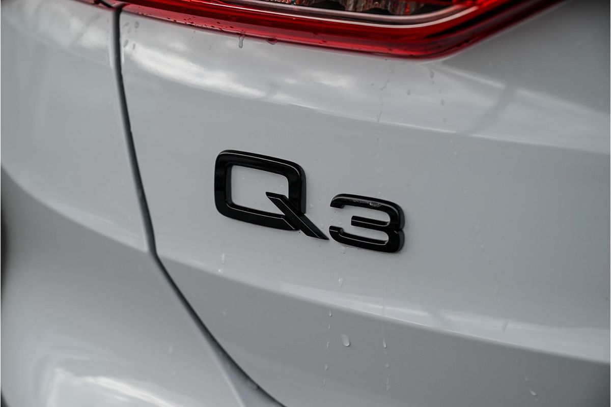 2024 Audi Q3 35 TFSI Dynamic Black F3