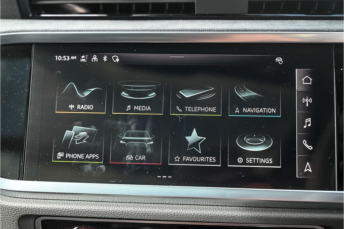 2024 Audi Q3 40 TFSI S line F3