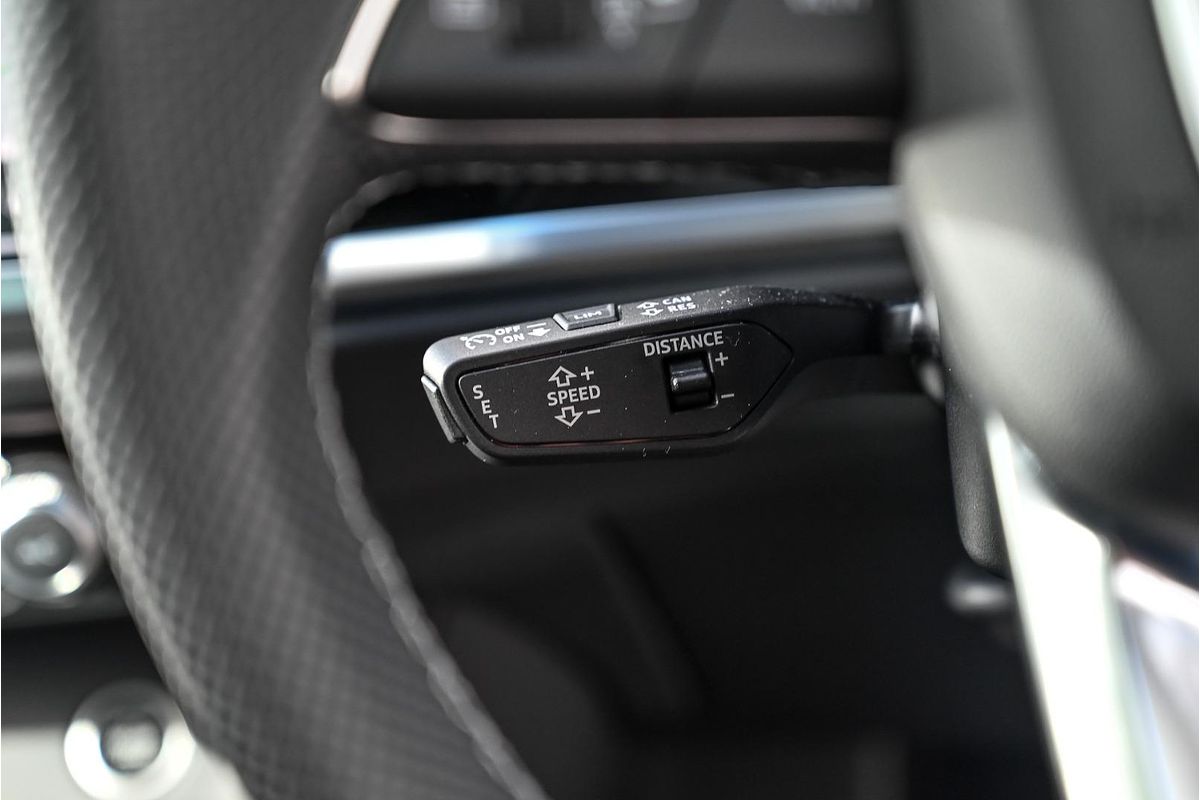 2024 Audi Q3 40 TFSI S line F3