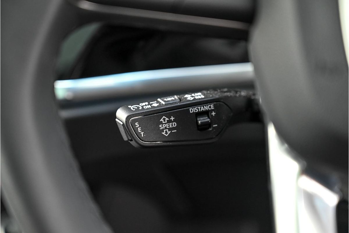 2024 Audi Q3 35 TFSI Dynamic Black F3