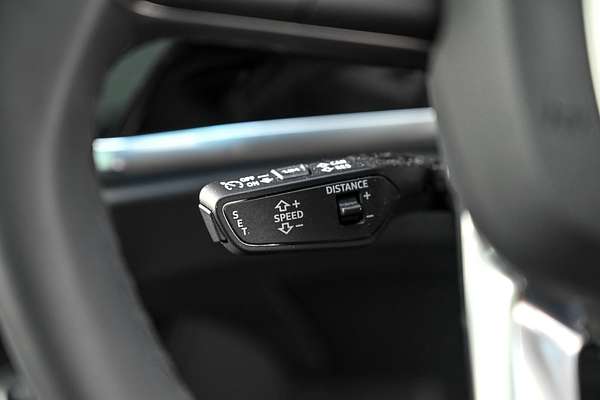 2024 Audi Q3 35 TFSI Dynamic Black F3