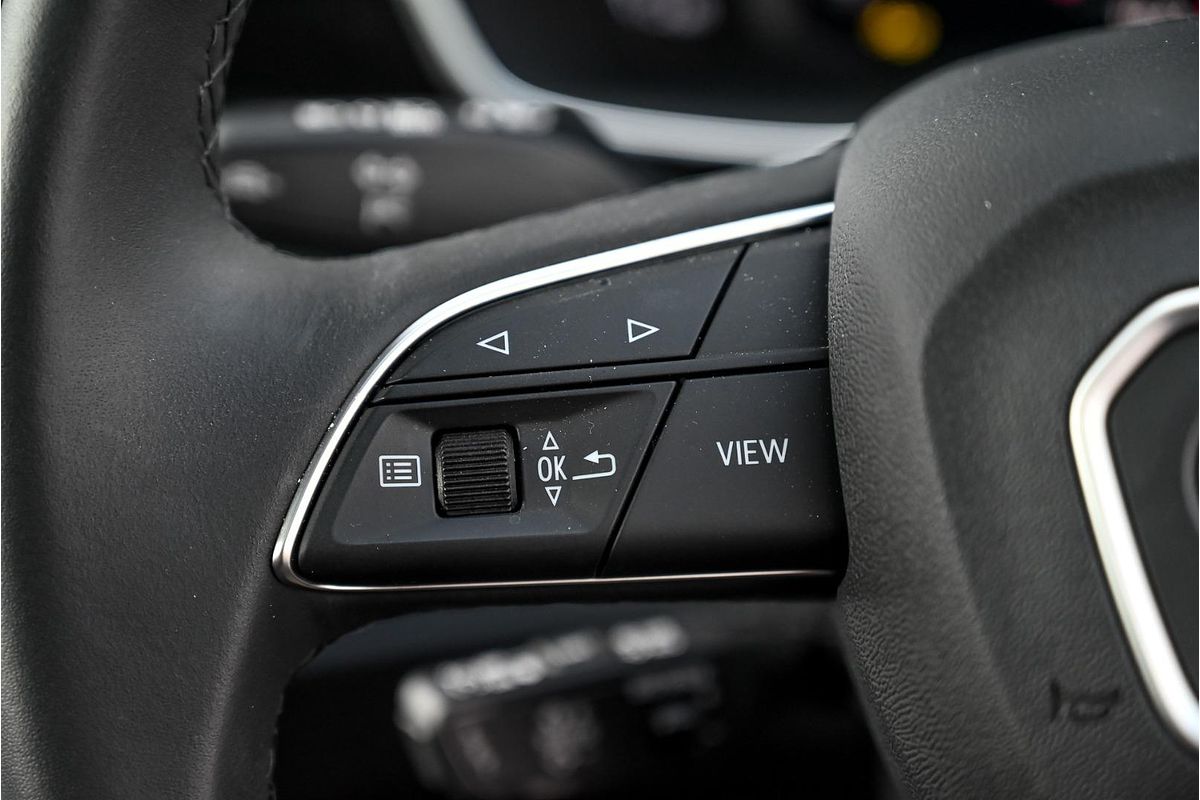2024 Audi Q3 35 TFSI Dynamic Black F3