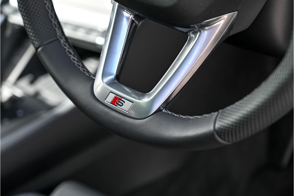 2024 Audi Q3 40 TFSI S line F3