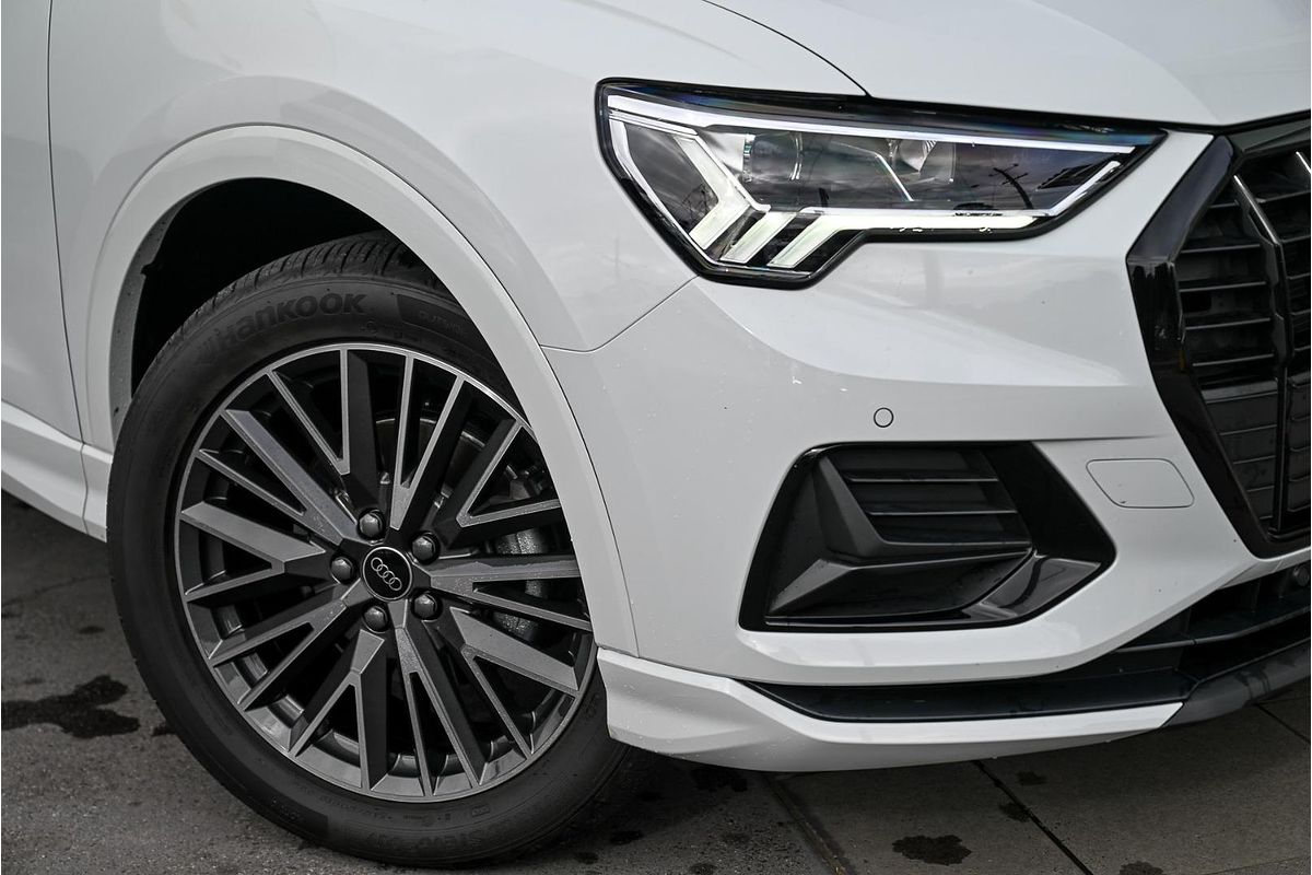 2024 Audi Q3 35 TFSI Dynamic Black F3