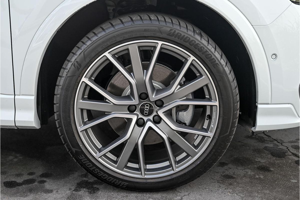 2024 Audi Q3 40 TFSI S line F3
