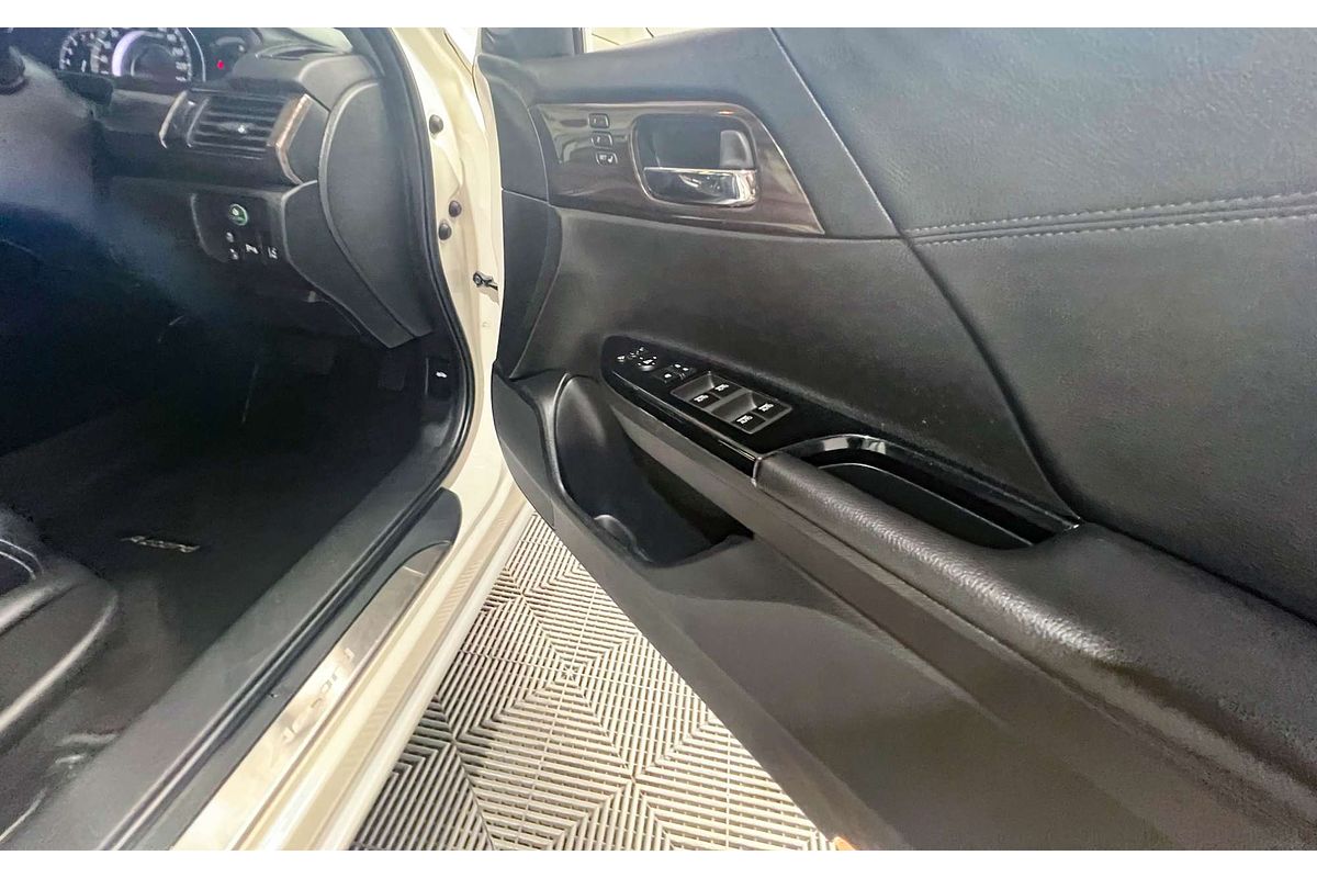 2016 Honda Accord VTi-L 9th Gen