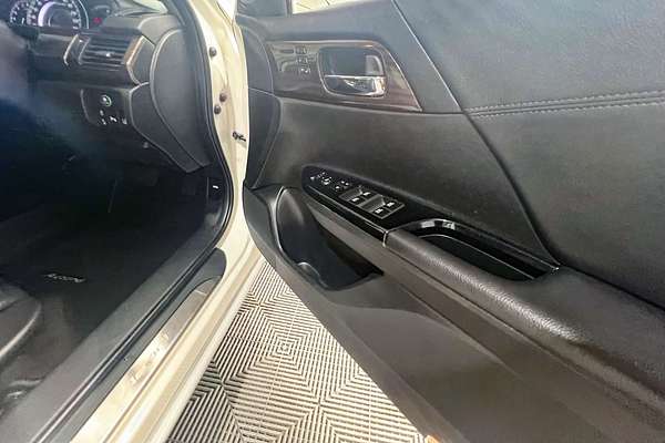 2016 Honda Accord VTi-L 9th Gen