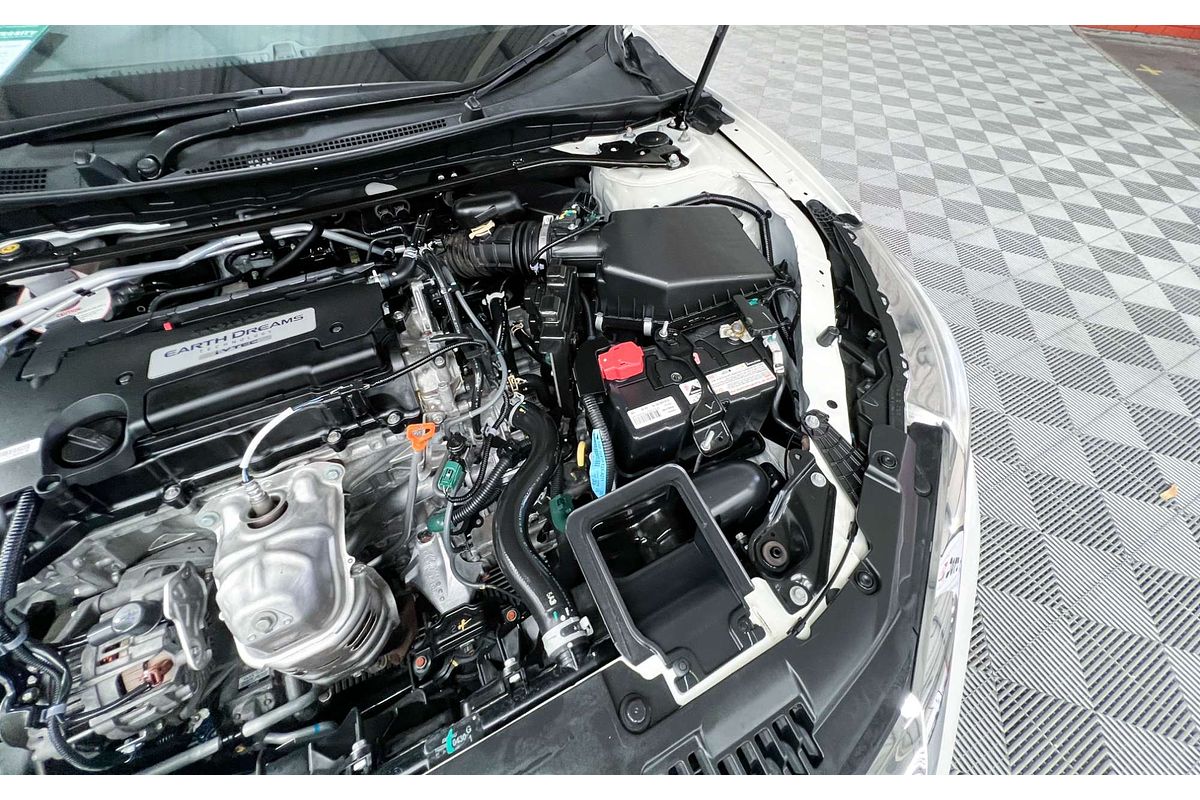 2016 Honda Accord VTi-L 9th Gen
