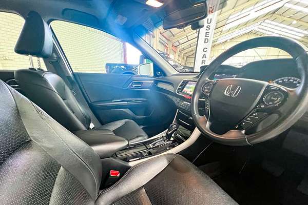 2016 Honda Accord VTi-L 9th Gen