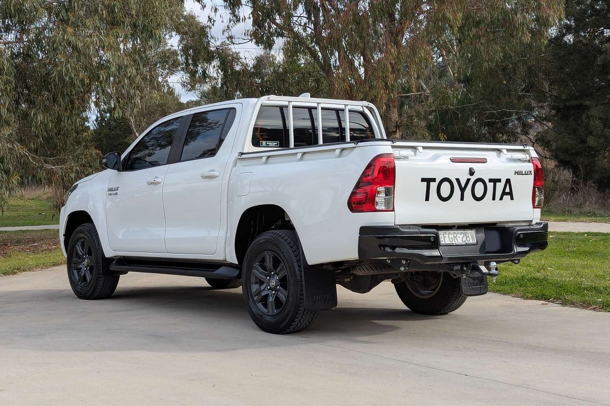 2024 Toyota Hilux SR GUN126R 4X4