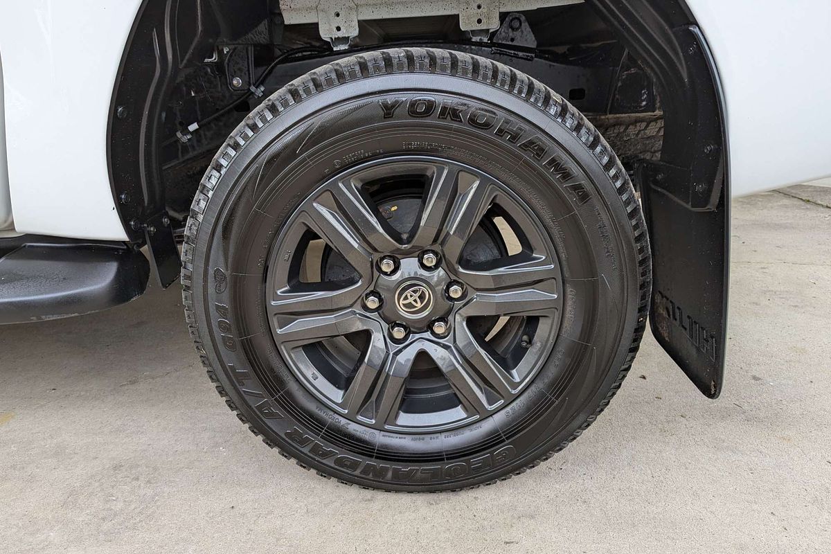 2024 Toyota Hilux SR GUN126R 4X4