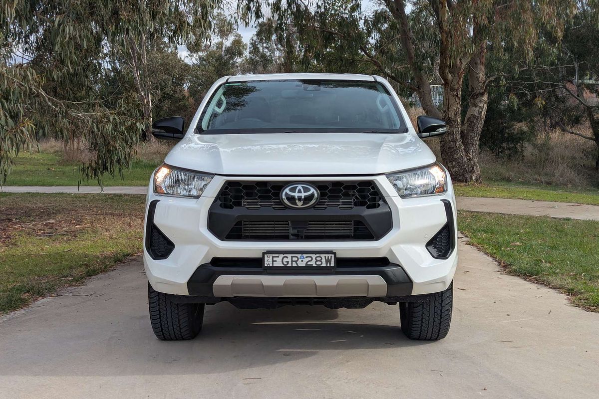 2024 Toyota Hilux SR GUN126R 4X4