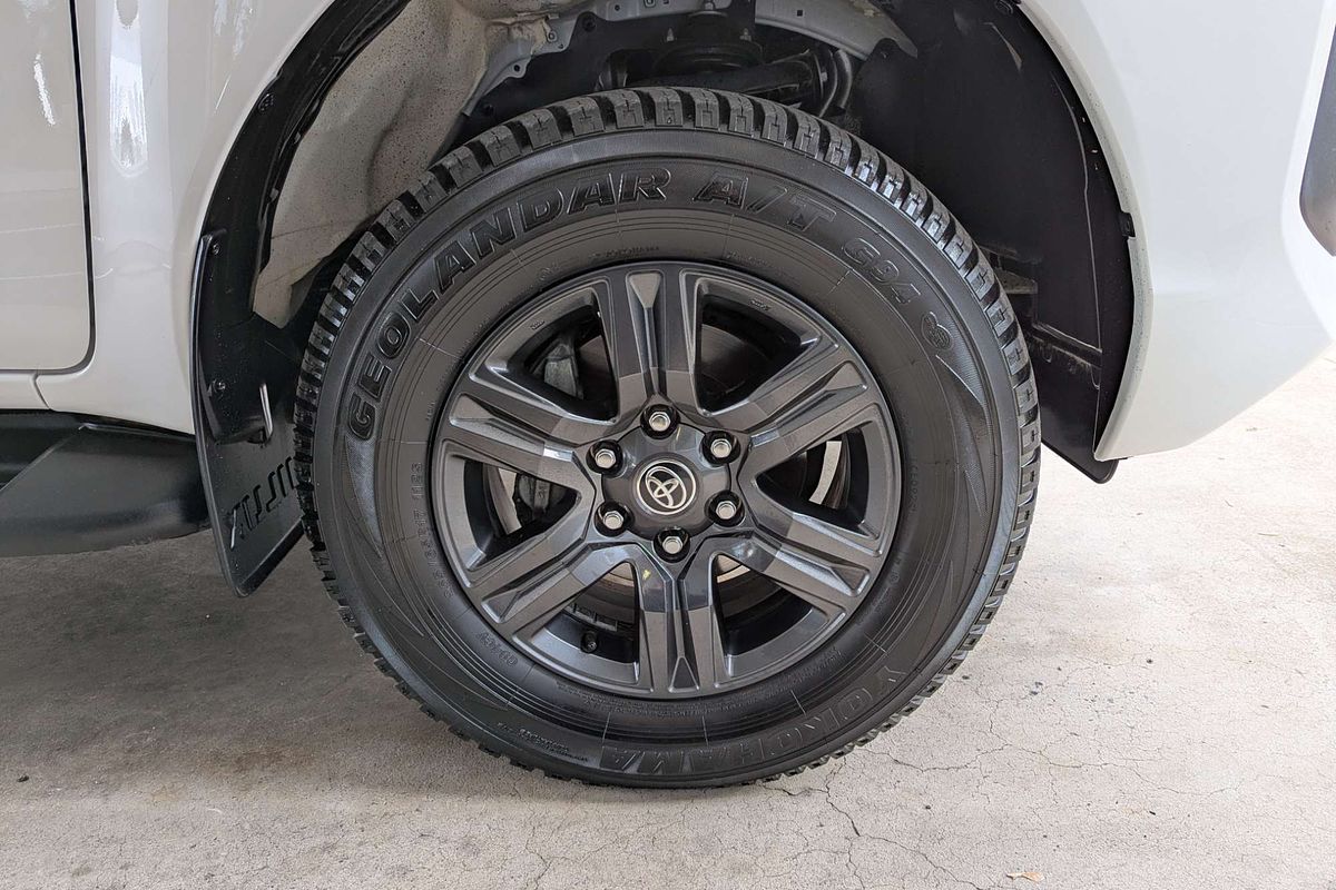 2024 Toyota Hilux SR GUN126R 4X4