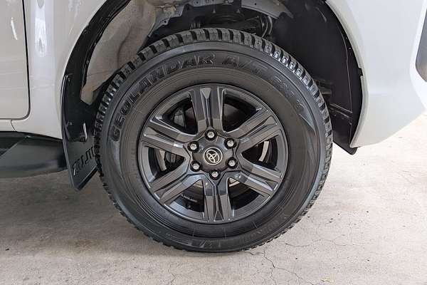 2024 Toyota Hilux SR GUN126R 4X4
