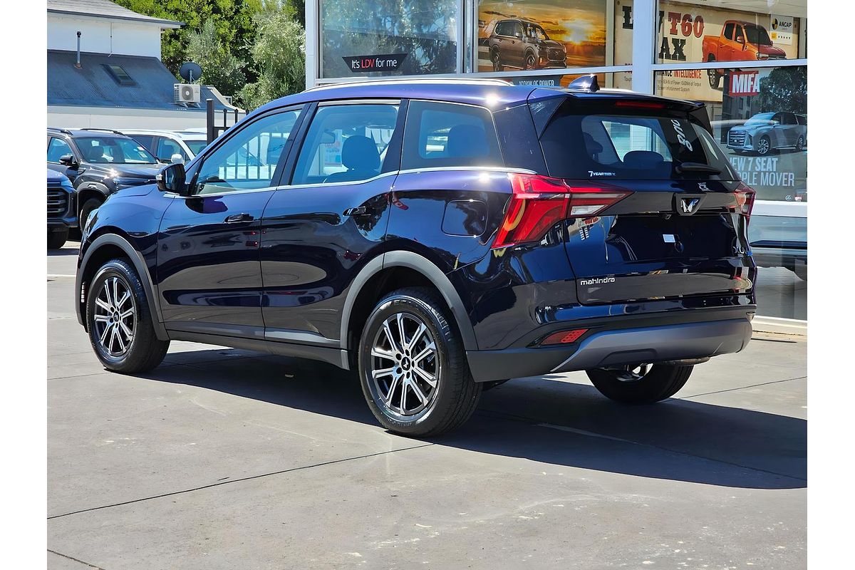 2025 Mahindra XUV700 AX7L