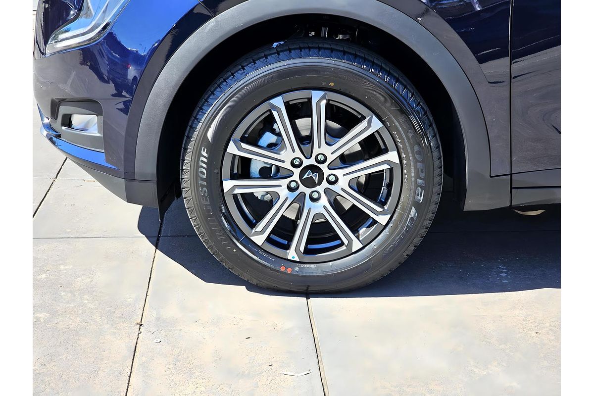 2025 Mahindra XUV700 AX7L