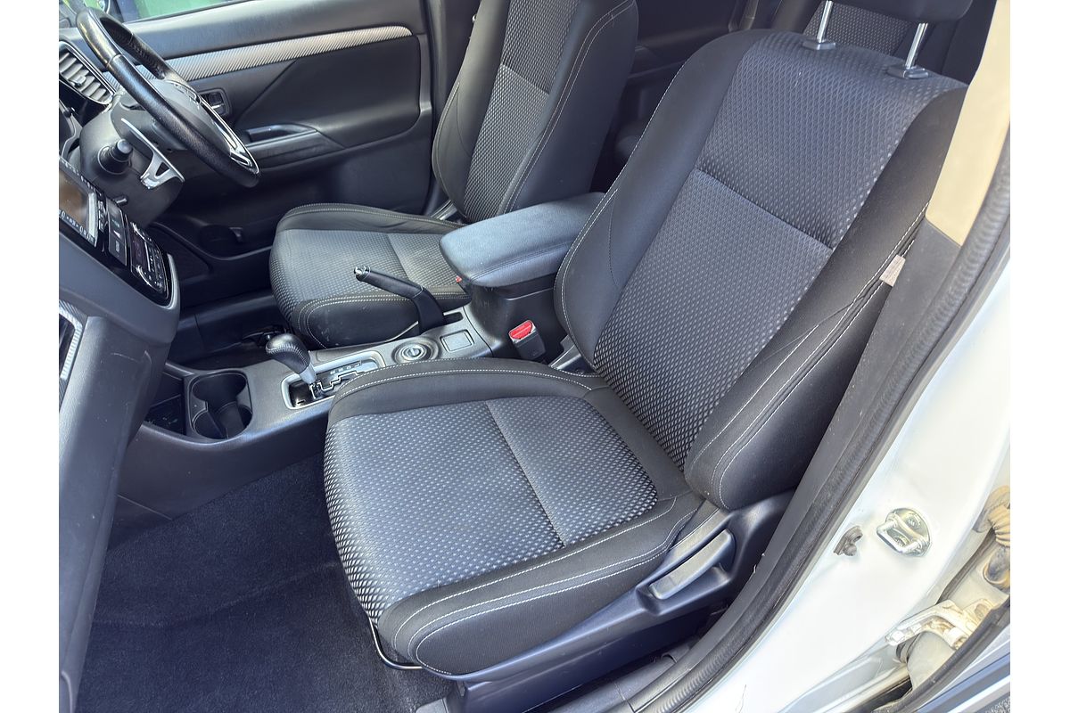 2016 Mitsubishi Outlander XLS ZK