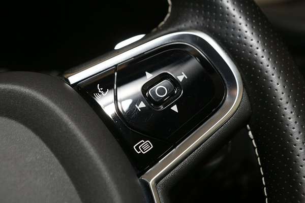 2019 Volvo XC60 T8 R-Design