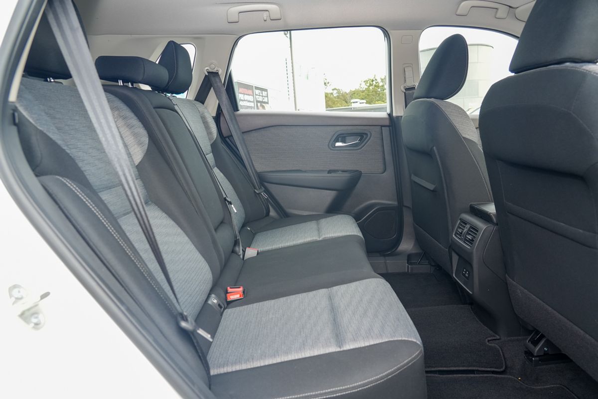 2024 Nissan X-TRAIL ST T33