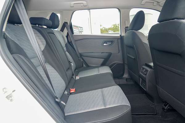 2024 Nissan X-TRAIL ST T33