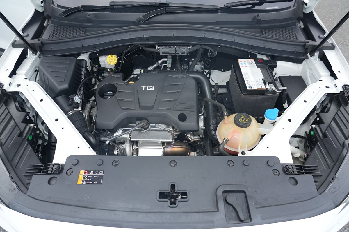 2021 MG HS Essence SAS23