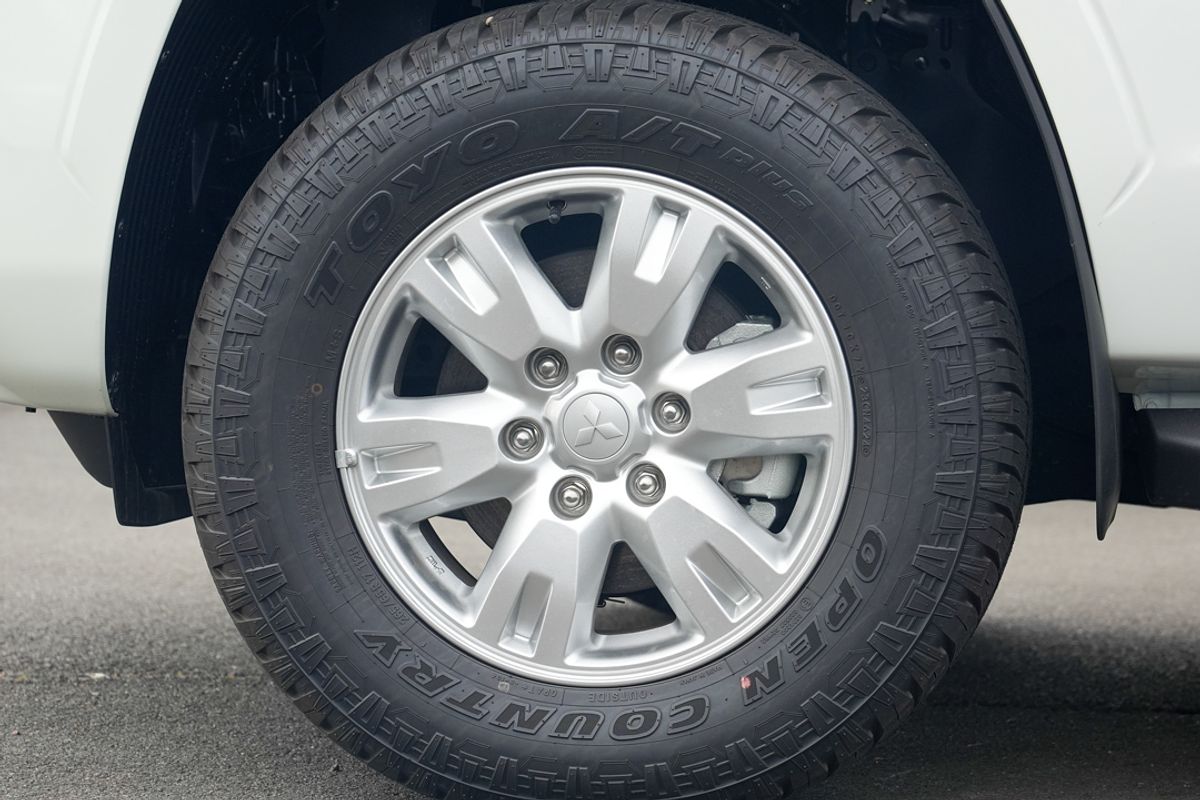 2025 Mitsubishi Triton GLX+ MV 4X4