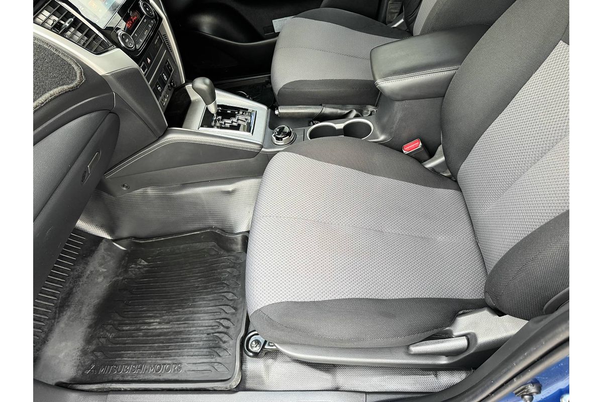 2021 Mitsubishi TRITON GLX + MY21