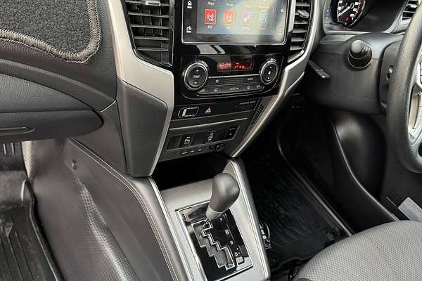 2021 Mitsubishi TRITON GLX + MY21