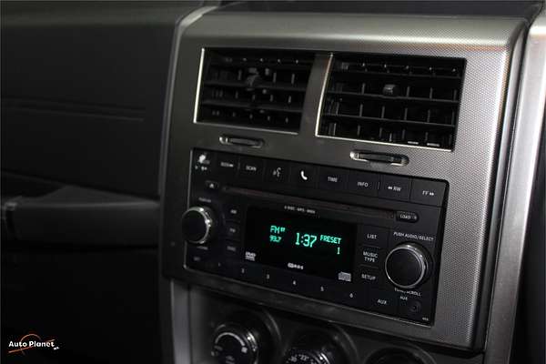 2010 Jeep CHEROKEE LIMITED (4x4) KK