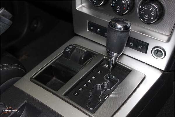2010 Jeep CHEROKEE LIMITED (4x4) KK