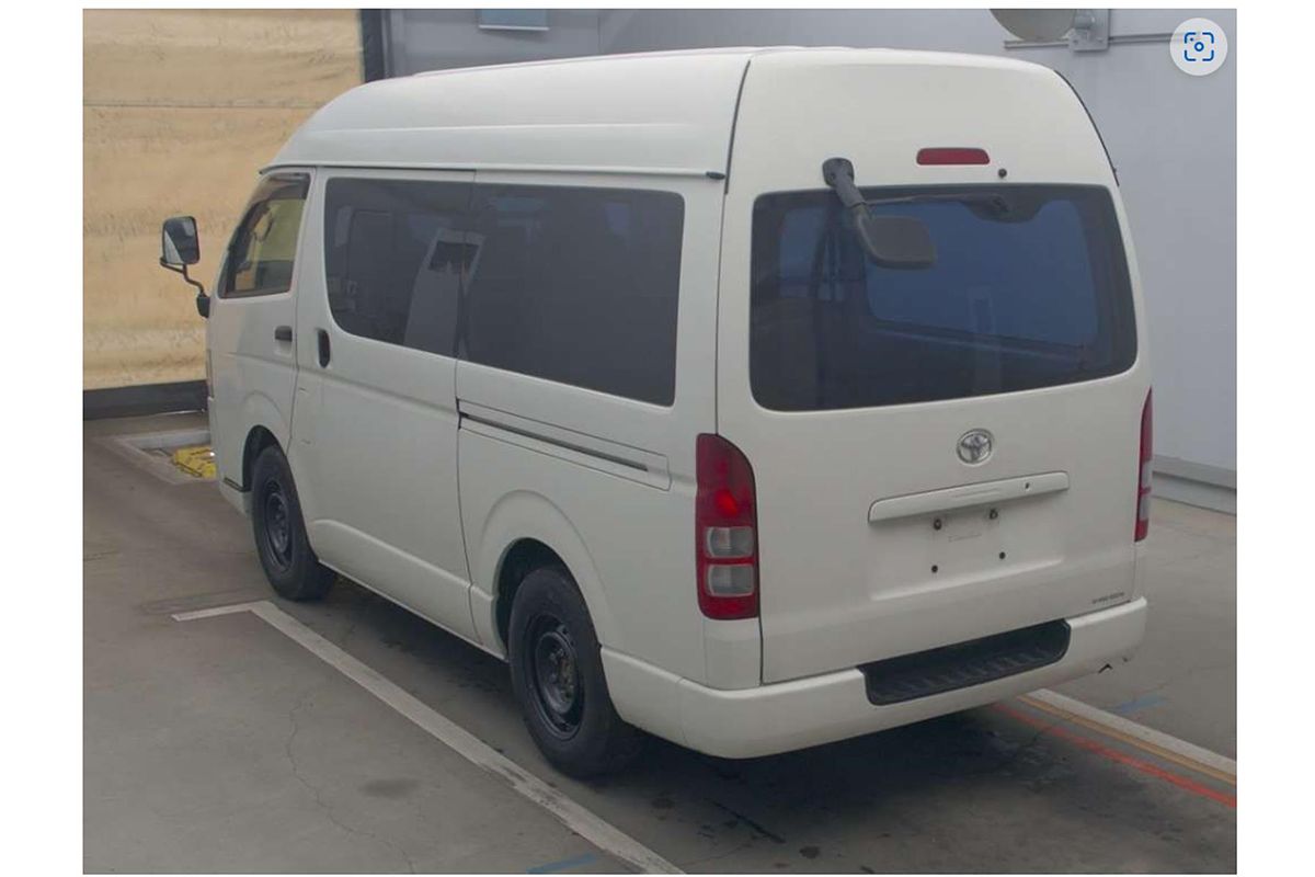 2015 Toyota Hiace DX High Roof 4WD