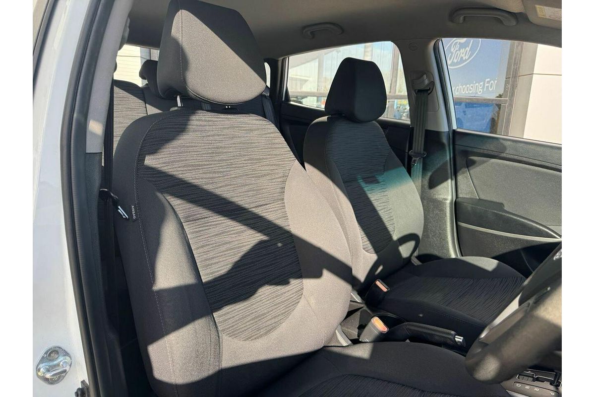 2014 Hyundai Accent Active RB2
