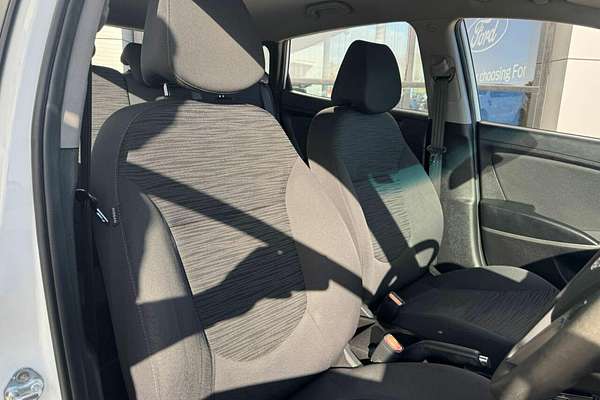2014 Hyundai Accent Active RB2