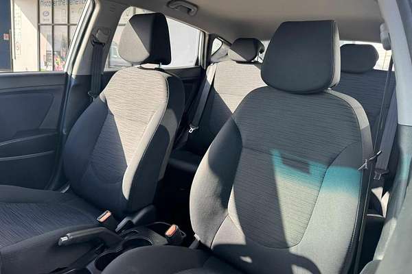2014 Hyundai Accent Active RB2