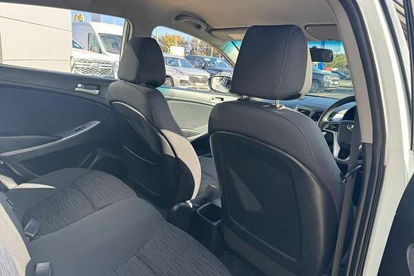 2014 Hyundai Accent Active RB2