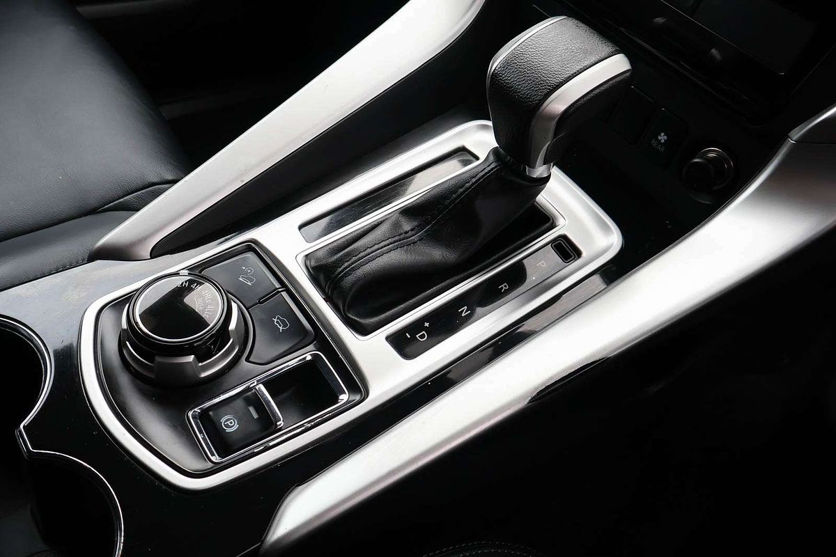 2016 Mitsubishi Pajero Sport GLS QE