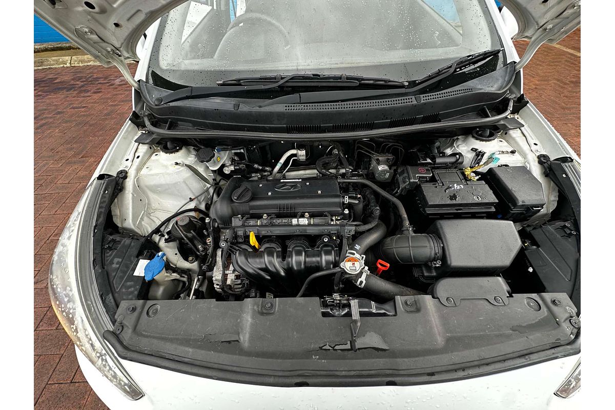 2015 Hyundai Accent Active RB2