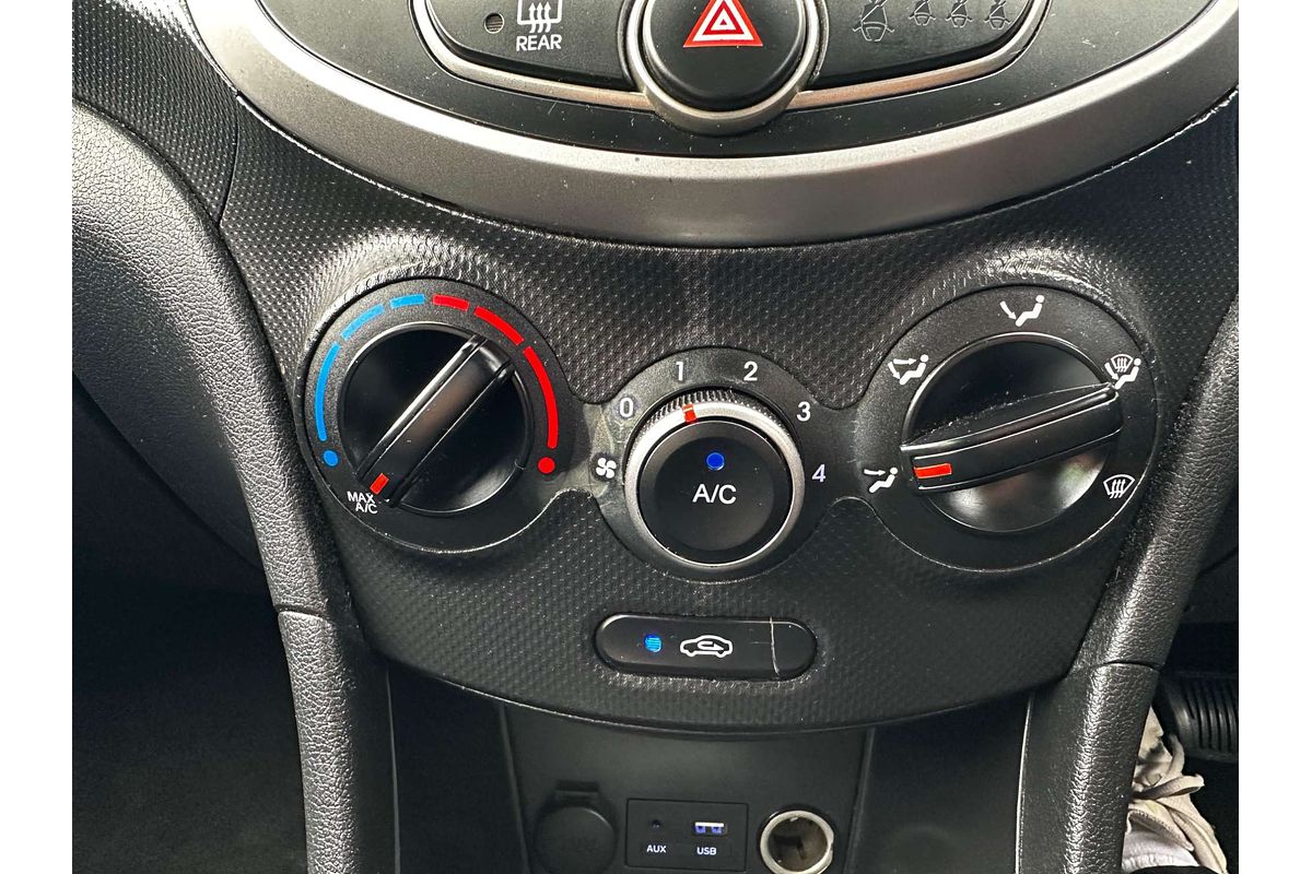 2015 Hyundai Accent Active RB2