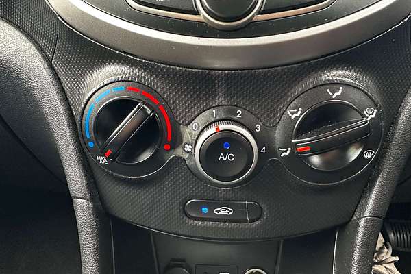 2015 Hyundai Accent Active RB2