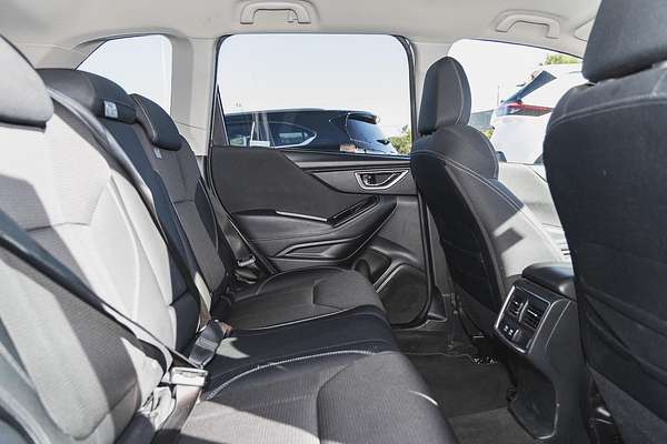 2023 Subaru Forester 2.5i 50 Years Edition S5